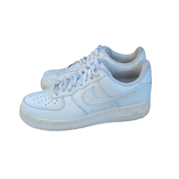 Nike Air Force 1 Men's White Sneakers 9 - Picture 1 of 7